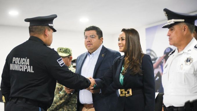 Tere Jiménez reconoce a Policías que han destacado por su compromiso con la Seguridad