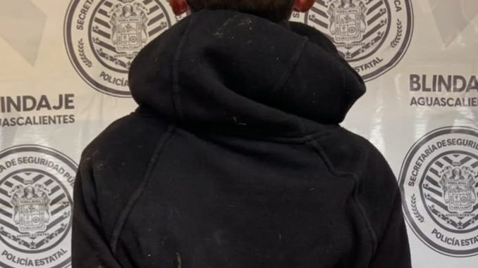 Policías del Mando Coordinado detuvieron a sujeto en poder de arma prohibida en SFR, pudiera estar relacionado con un delito de atentado al equilibrio ecológico