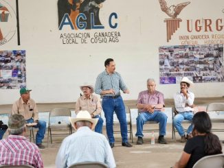 Toño Martín del Campo escucha a ganaderos y productores de Cosío para impulsar soluciones al campo