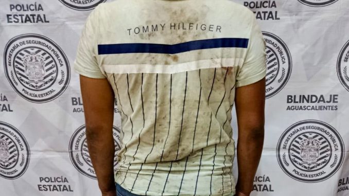 Policías del Mando Coordinado detienen a sujeto por violencia familiar en el Municipio de Cosío