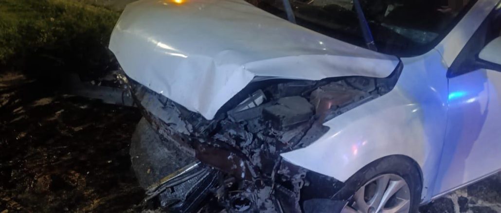 Policía Vial atiende choque contra objeto fijo en VNSA