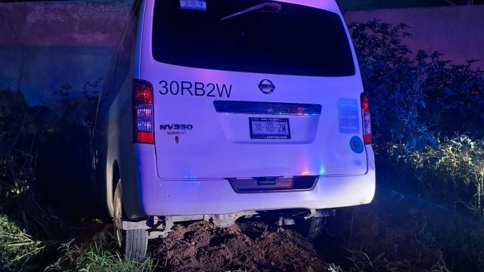 Accidente tipo salida de camino es intervenido por Elementos de la Policía Estatal de Carreteras en el Municipio de SFR