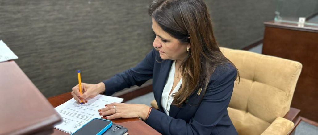 Alma Hilda impulsa reforma para sancionar a conductores invasores de cajones para personas con discapacidad