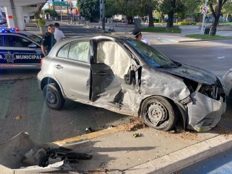 Policía Vial atiende accidente en Av. Alameda