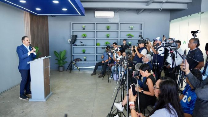 Toño Martín del Campo informa resultados de visita a Google