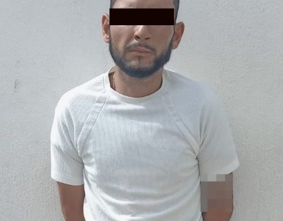Policía Municipal detiene a hombre por portación de arma prohibida en la Colonia del Trabajo