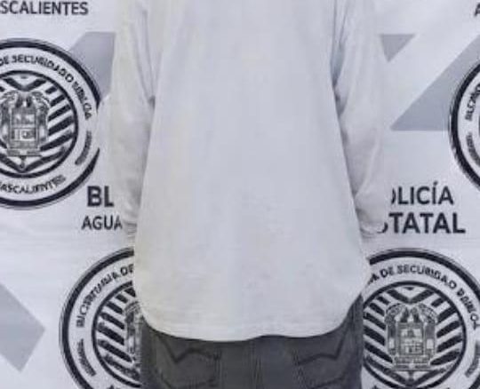 Policías del Mando Coordinado detuvieron a individuo en poder de machete en Ruiseñores del Municipio de Jesús María