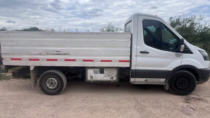 Policías Estatales de Carreteras recuperan camioneta robada con violencia en la autopista a la altura de León, Guanajuato