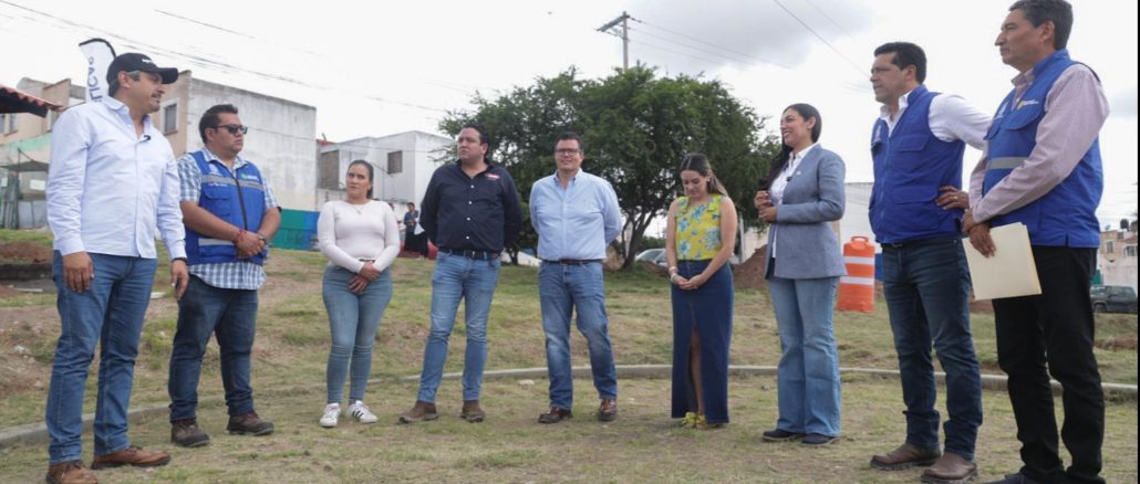 Impulsa Leo Montañez más obras de infraestructura sanitaria y recreativa en Versalles y VNSA