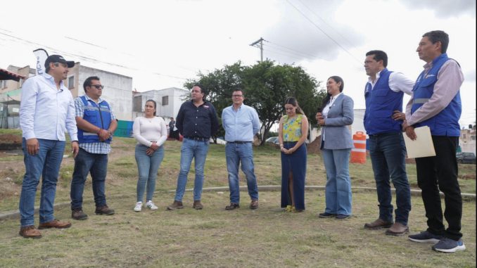 Impulsa Leo Montañez más obras de infraestructura sanitaria y recreativa en Versalles y VNSA
