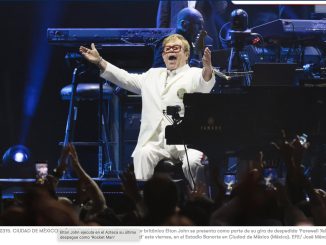 Elton John ejecuta en el Azteca su último despegue como "Rocket Man"