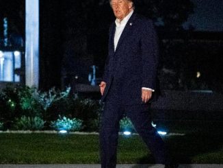 ¿Por qué los votantes latinos están retirando su apoyo a Trump?