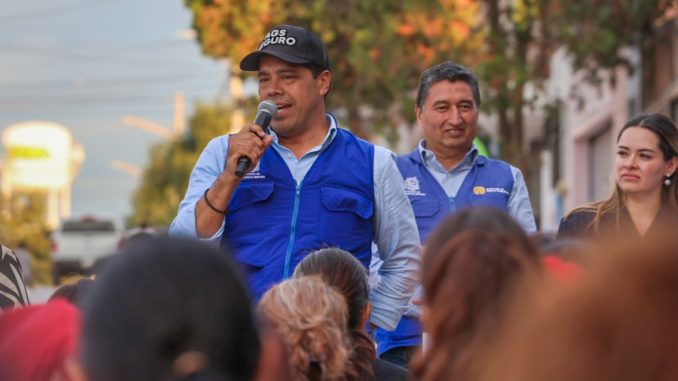 Entrega Leo Montañez rehabilitación con concreto hidráulico de la calle Frida Kahlo