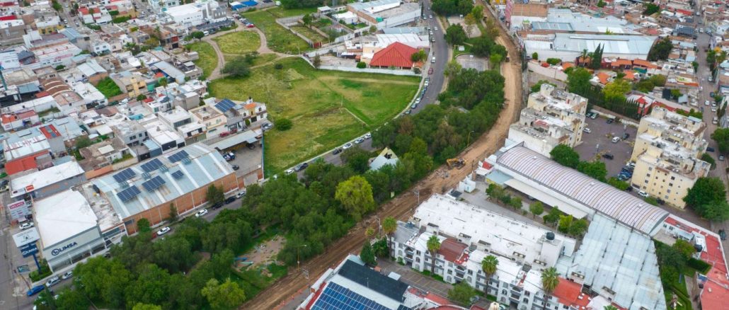 Avanza Municipio en la pavimentación de Av. Ayuntamiento