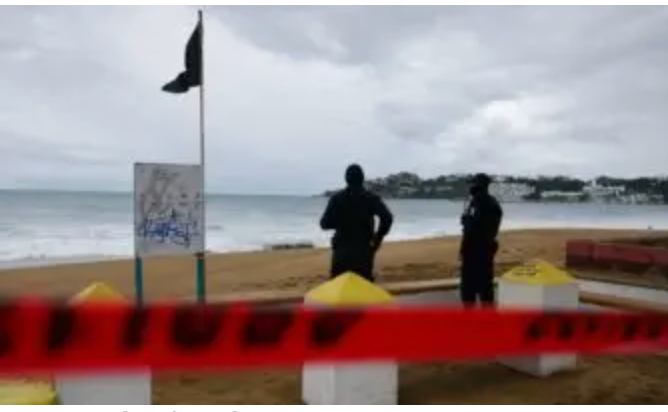 Huracán Simón obliga a suspender actividades en cuatro estados