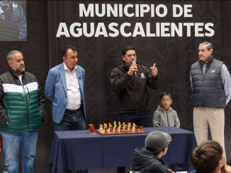 Inaugura Leo Montañez Torneo de Ajedrez