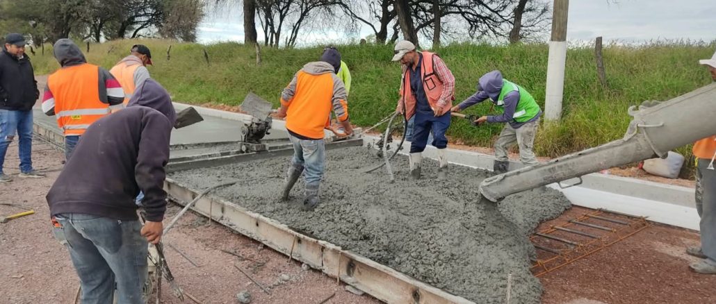 Avanza Municipio en los trabajos de pavimentación en Av. Mahatma Gandhi