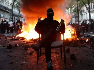 Gobierno francés pedirá toques de queda parciales ante la ola de disturbios y saqueos