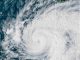 "Vance" sube a huracán de categoría 2 y provoca lluvias en Michoacán, Guerrero y Oaxaca