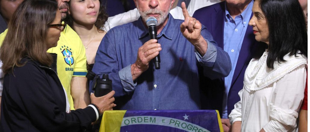 Brasil "no acepta ser el patio trasero de nadie", afirma Lula al celebrar la "derrota de la mentira y del negocionismo" |