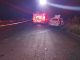 Bomberos del Estado acuden al rescate de dos personas que perdieron la vida en un accidente registrado en los primeros minutos de este domingo