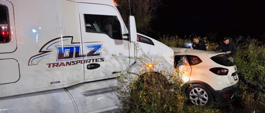 Policías Estatales intervienen accidente en el Municipio de Asientos en el que, lamentablemente perdieron la vida cinco personas