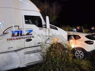 Policías Estatales intervienen accidente en el Municipio de Asientos en el que, lamentablemente perdieron la vida cinco personas