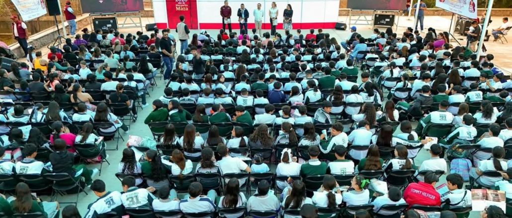 Julio León presenta en Aguascalientes el proceso de registro de la Beca Rita Cetina y el calendario de pagos para familias de continuidad