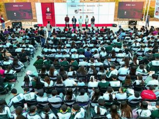Julio León presenta en Aguascalientes el proceso de registro de la Beca Rita Cetina y el calendario de pagos para familias de continuidad