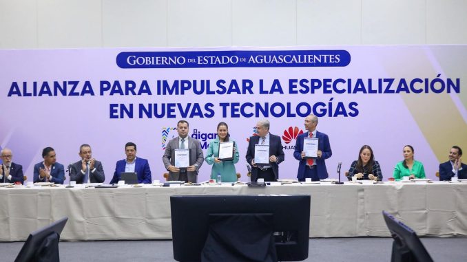 Impulsa Tere Jiménez Certificaciones en inteligencia artificial, ciencia de datos y semiconductores en colaboración con Huawei México y CENEVAL
