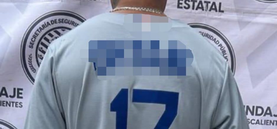Oficiales de la Policía Metropolitana detienen en el fraccionamiento VNSA a sujeto en poder de sustancia granulada al parecer cristal