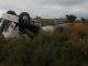 Policías Estatales intervienen accidente de camión tipo cisterna volcado en a carretera estatal 60, sin reporte de lesionados
