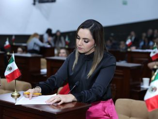 Diputada Ana Gómez exhibe inconsistencias en cifras de salud y exige respuestas durante comparecencia del Secretario Rubén Galaviz