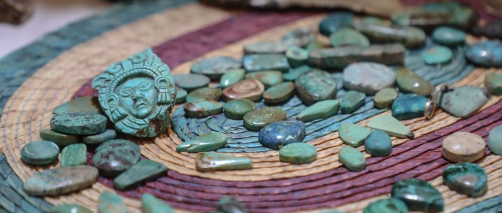 Descubre el talento y la tradición de artesanas y artesanos