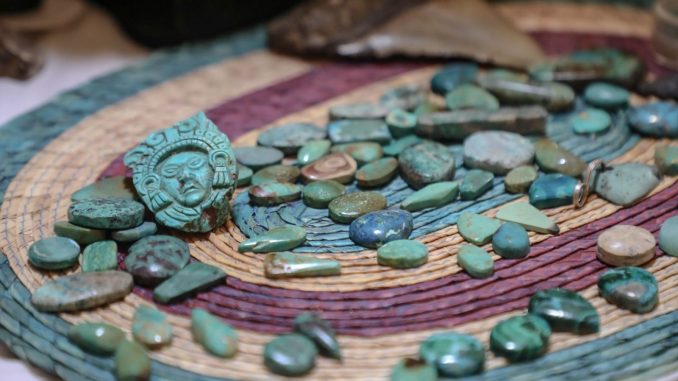 Descubre el talento y la tradición de artesanas y artesanos