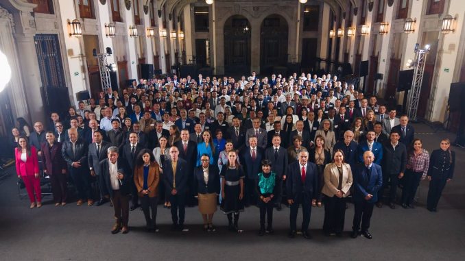 Suma Aguascalientes esfuerzos con el Gobierno Federal para ampliar el acceso a vivienda social