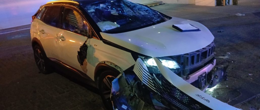 Policía Vial atiende accidente contra objeto fijo en Pulgas Pandas