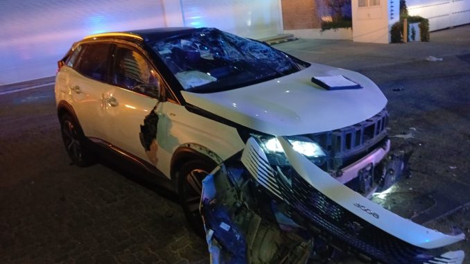 Policía Vial atiende accidente contra objeto fijo en Pulgas Pandas