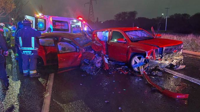 Policía Vial atiende choque en Av. Aguascalientes que deja dos personas lesionadas